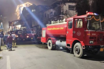 குழந்தைகள் நல மருத்துவமனையில் பயங்கர தீ விபத்து ; பரிதாபமாக ஆறு குழந்தைகள் பலி