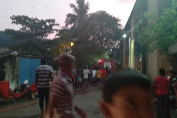 கொழும்பு - கொட்டாஞ்சேனை பகுதியில் திடீரென பற்றியெறிந்த தொடர்மாடி குடியிருப்பு! : மக்கள் பதற்றம்  (VIDEO)