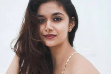நடிகை கீர்த்தி சுரேஷின் அன்ஸீன் போட்டோ ஷூட் புகைப்படம், இதை நீங்கள் பார்த்துள்ளீர்களா!