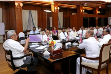 இலங்கையில் வெடித்தது வன்முறை! இன்று காலை கோட்டாபய தலைமையில் இடம்பெற்ற அவசரக்கூட்டம்