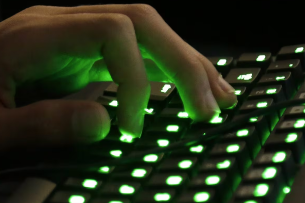 கனடாவில் இடம்பெறும் பாரிய மோசடி குறித்து எச்சரிக்கை | Consumers Facing New Scam Threats Holiday Season கனடாவில் இடம்பெறும் பாரிய மோசடி குறித்து எச்சரிக்கை | Consumers Facing New Scam Threats Holiday Season