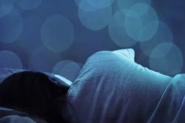 இரவு தூங்கும் முன் பாலுடன் தேன் கலந்து குடிங்க | Drink Honey Mixed With Milk Going To Bed At Night