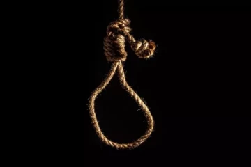 தூக்கில் தொங்குவது போல் ஒத்திகை பார்த்த சிறுவன் பரிதாப மரணம்..