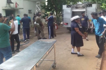 வைத்தியசாலையில் தீ விபத்து: எரிந்து சாம்பலாகிய மருந்துகள்(Photo)