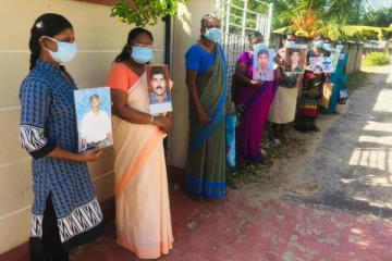 பிள்ளைகளை ஒப்படையுங்கள்! யாழ்.ஐ.நா உயர் ஸ்தானிகர் அலுவலகத்திற்கு முன்பாக போாட்டம்