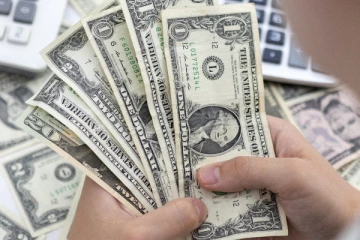 අද ඩොලරයට ලැබුන විශේෂ වටිනාකම.. (PHOTO)