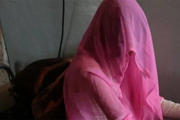 5வது கணவனுடன் சிக்கிய இளம்பெண்; பதறிய ஃபைனான்ஸியர் - கட்டட மேஸ்திரி உறுதி!