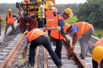 ඩොලර් අර්බුදය සේවකයින්ට බලපායි.. සතියට වැඩිපුර දිනයක් වැඩ කරන්න වෙයි..