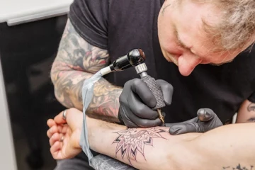 டாட்டூ போடுவது புற்றுநோயை ஏற்படுத்துமா?