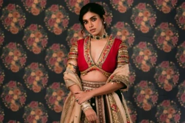 வீர தீர சூரன் பட நாயகி துஷாரா விஜயனின் கலக்கல் போட்டோஸ்