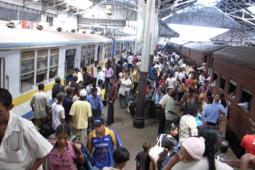 கொழும்பில் திடீரென களமிறக்கப்பட்டுள்ள படையினர்!