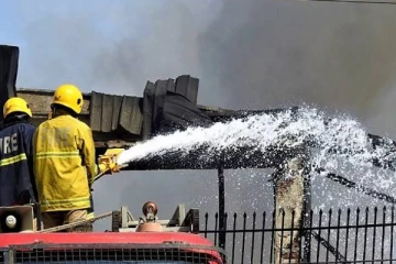 கிளிநொச்சியில் திடீரென ஏற்பட்ட தீ விபத்து: தீக்கிரையான தும்புத் தொழிற்சாலை!