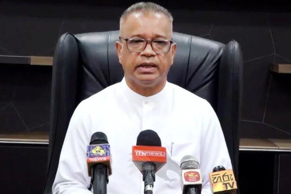 எதிர்கட்சித் தலைமைத்துவத்தில் தலையிடும் நாமல்.. சுட்டிக்காட்டும் ஆளும் தரப்பு! | Namal Interferes In The Opposition Leadership