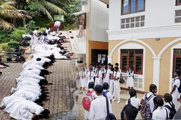 பலரது பாராட்டையும் பெற்றுள்ள இரத்தினபுரி தமிழ் மகா வித்தியாலய மாணவர்களின் நடவடிக்கை