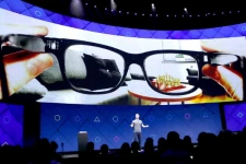 சொன்னதை செய்துகாட்டுமா Facebook? தனியுரிமை முறைகேடு சர்ச்சைக்கு மத்தியில் வெளியாகவுள்ள ஸ்மார்ட் கிளாஸ்!