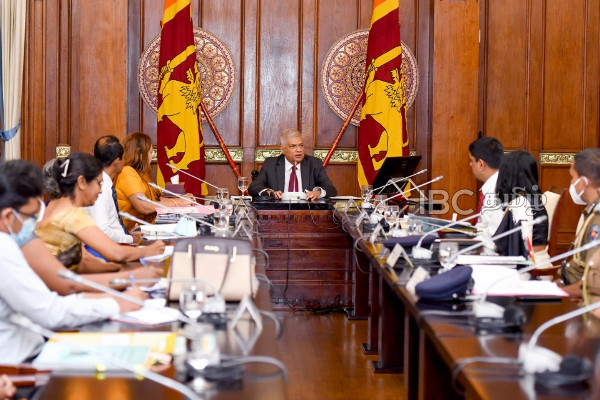 காவல்துறையினருக்கு ரணில் விசேட பணிப்புரை | President Advises Police Child Rights