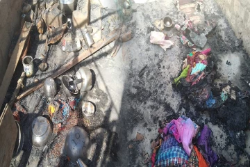 கிளிநொச்சியில் தீடிரென தீப்பற்றி எரிந்த வீடு