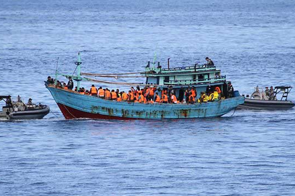 படகு மூலம் அவுஸ்திரேலியாவுக்கு சென்ற 36 பேர் கைது! - ஐபிசி தமிழ்