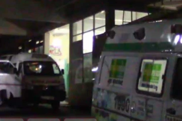 හෝටලයක දෙවන මහලෙන් ඇද වැටී කුඩා දරුවකුට සිදුවූ අවාසනාවන්ත ඉරණම..