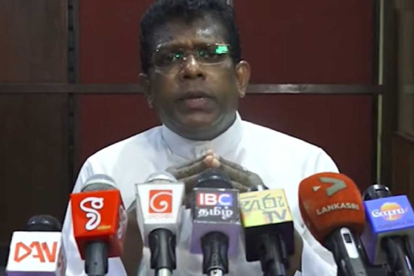 ஈஸ்டர் தாக்குலில் முன்னாள் ஜனாதிபதிகளின் பங்கு: அரசாங்கத்திற்கு அழுத்தம் | Former Presidents To Court For Easter Attacks