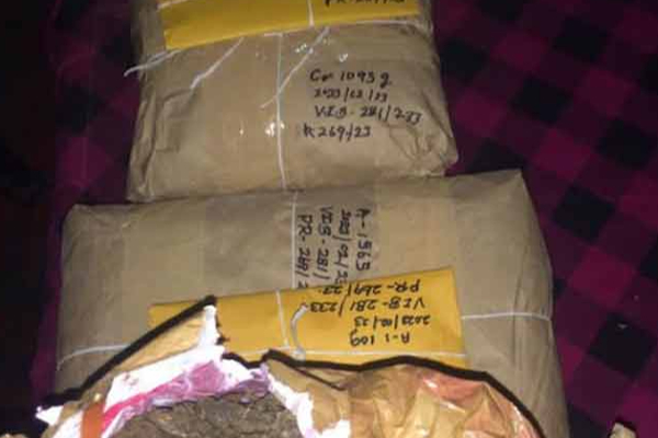 தமிழர் பகுதியில் பெண் ஒருவர் அதிரடி கைது! | A Woman Was Arrested In The Tamil Area