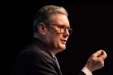 நூற்றுக்கணக்கான புலம்பெயர்ந்தோர் நாடுகடத்தல்: கடத்தல் மன்னன் ஒருவனும் கைது