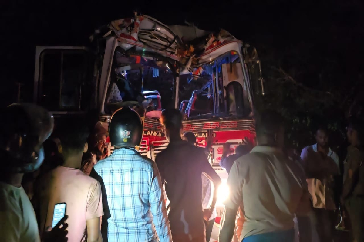திருகோணமலையில் இன்றுமாலை பாரிய விபத்து : பலர் படுகாயம் | Accident In Trincomalee Several Injured
