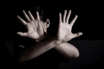 Excuse Me என அழைத்த பெண்கள் மீது இளைஞர்கள் கொடூர தாக்குதல்