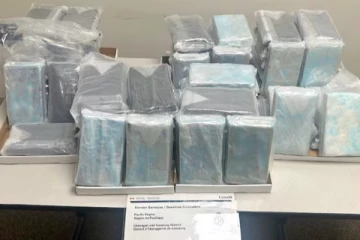 அமெரிக்காவிலிருந்து கனடாவுக்குள் நுழைந்த ட்ரக்: சோதனையிட்ட அதிகாரிகளுக்கு காத்திருந்த அதிர்ச்சி