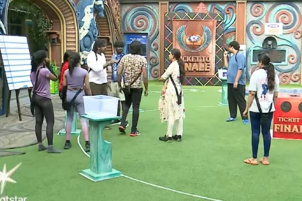 பரபரப்பாக ஓடும் பிக்பாஸ் 9 போட்டியாளர்களின் வயது விவரம்.... இதோ | Bigg Boss 9 Contestants Age Details