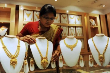 ஒரே நாளில் உயர்ந்த தங்கத்தின் விலை - அதிர்ச்சியில் நகை பிரியர்கள்