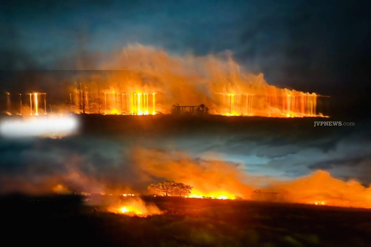 யாழில் பரபரப்பை ஏற்படுத்திய பாரிய தீப்பரவல் | Massive Fire Causes A Stir In Jaffna யாழில் பரபரப்பை ஏற்படுத்திய பாரிய தீப்பரவல் | Massive Fire Causes A Stir In Jaffna