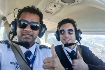 ஐரோப்பாவில் விமானி உரிமம் பெற்ற இலங்கை தமிழ் இளைஞன்; பலரும் பாராட்டு