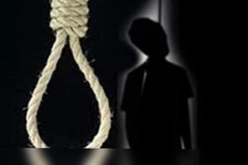 ප්රධාන පාසලක ගොඩනැගිල්ලක බාල්කයේ එල්ලෙමින් තිබූ අභිරහස් මරණය..සිසුන් පිරිසක් මුලින්ම දැකපු හැටි.