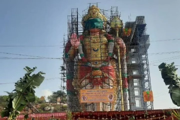 உலகிலேயே மிக உயரமான முருகன் சிலை - பிரமிக்க வைத்த மலர் தூவல்!