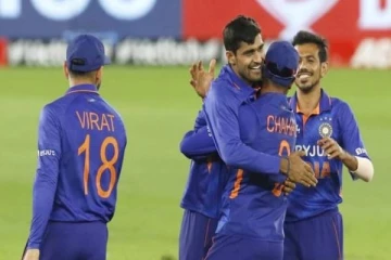 டி20 உலககோப்பை: இடம்பிடித்த நட்சத்திர வீரர்! கொண்டாடும் ரசிகர்கள்!