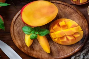 மாம்பழம் சாப்பிட்ட பின்பு இந்த தவறை செய்யாதீங்க... பிரச்சினை ஏற்படுமாம்