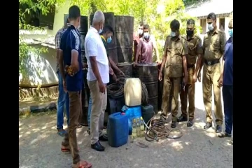 திருகோணமலையில் கசிப்பு உற்பத்தியில் ஈடுபட்ட மூவர் கைது