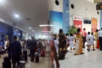 வெளிநாட்டிலிருந்து வந்த பெண் கட்டுநாயக்க விமான நிலையத்தில் கைது