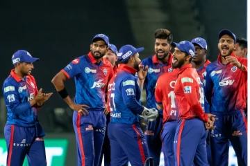 ஐபிஎல் தொடரில் பங்கேற்றுள்ள ஒருவருக்கு கொரோனா உறுதி - அதிர்ச்சியில் ரசிகர்கள்