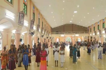 மாவீரர்களை நினைவு கூர்ந்து மன்னார் புனித வெற்றி நாயகி ஆலயத்தில் விசேட திருப்பலி!