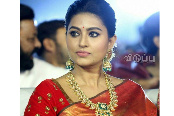 திருமணமாகி 12 வருடத்துக்கு பின் எங்களுக்கு விவாகரத்தா!! கட்டிப்பிடித்து முற்றுப்புள்ளி வைத்த நடிகை சினேகா | Sneha Prasanna Post After Divorce Rumours