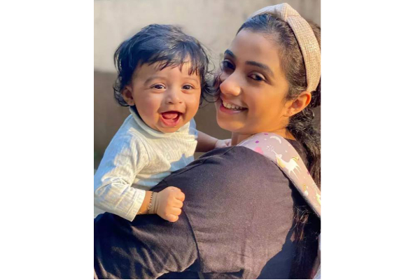 முதன் முறையாக மகனின் கொள்ளை அழகு புகைப்படத்தை வெளியிட்ட பாடகி ஸ்ரேயா கோஷல்! | Shreya Ghoshal Son Devyaan Mukhopadhyaya Photos