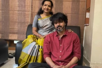 அம்மாவுடன் நடிகர் விஜய் இருக்கும் போட்டோ வைரல்.. திடீர் சந்திப்பு இதற்காகத்தானா?