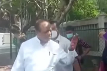 විරෝධතාවයට පෙර විරෝධතාකරුවන්ට ඇමති දුන්න නියම විසඳුම.. (VIDEO)