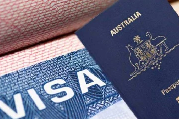 வீசா சர்ச்சை காரணமாக நாடு திரும்பும் பிரபல டென்னிஸ் வீராங்கனை