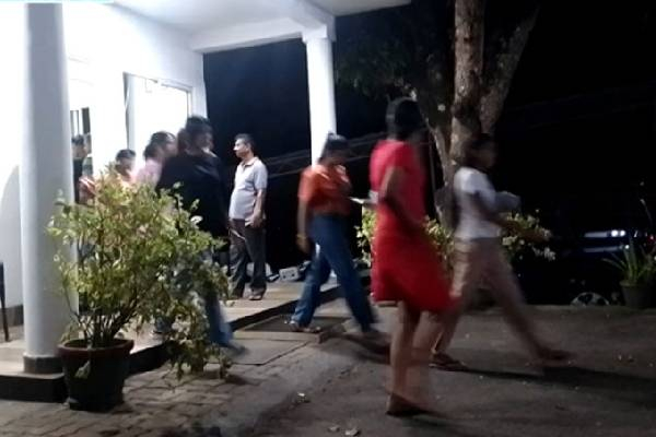 முகநூல் போதைப்பொருள் விருந்து: கண்டி பிரதிமேயரின் மகள் உட்பட 27 பேர் கைது | Kandy Deputy Mayor S Daughter Drug Party முகநூல் போதைப்பொருள் விருந்து: கண்டி பிரதிமேயரின் மகள் உட்பட 27 பேர் கைது | Kandy Deputy Mayor S Daughter Drug Party