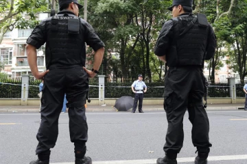 பெண்ணை கொன்று சூட்கேசில் அடைத்துக் கொண்டு வந்த நபர்; சீனாவை உலுக்கிய சம்பவம்