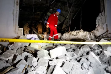 திருமண மண்டபத்தில் பற்றிய தீ; மணமக்களுடன் 100 பேர் பலி - உலுக்கிய சம்பவம்!