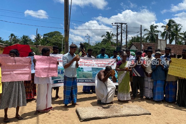 நாடாளுமன்றத்திலும் ஆதரவில்லை: வருத்தம் தெரிவித்த மட்டக்களப்பு பண்ணையாளர்கள் (Photos) | No Support In Parliament To Batticaloa Farmers